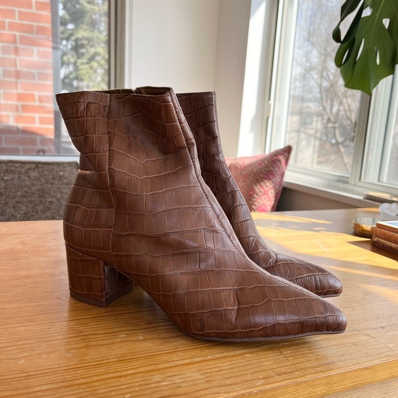 SOLD - Dolce Vita leather faux croc print boots, women’s size 8 - Picture 3 of 5